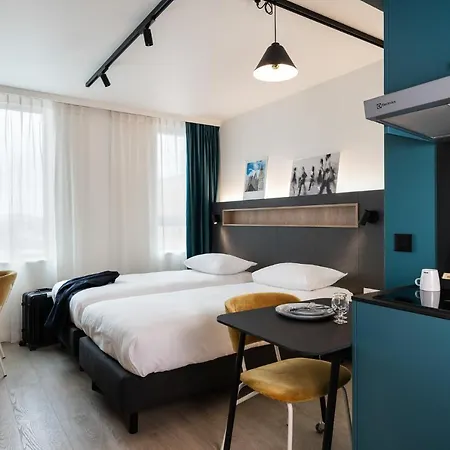 فندق Adagio Access Centrum Dampoort 3*