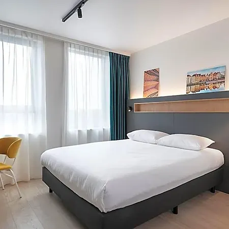 Hotel Adagio Access Centrum Dampoort 3*