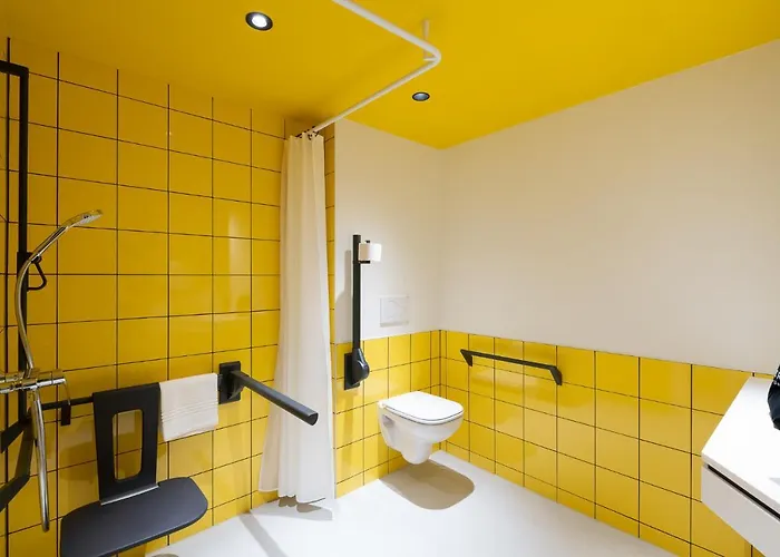 Hotel Adagio Access Centrum Dampoort 3*