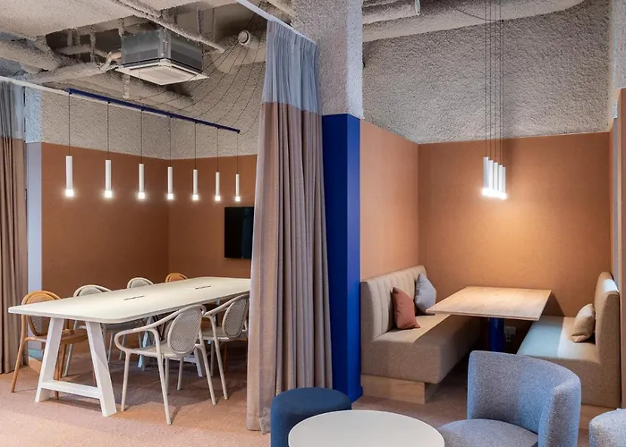 Отель Adagio Access Centrum Dampoort