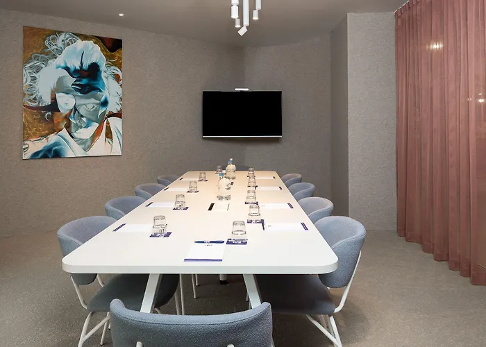 Adagio Access Centrum Dampoort Отель