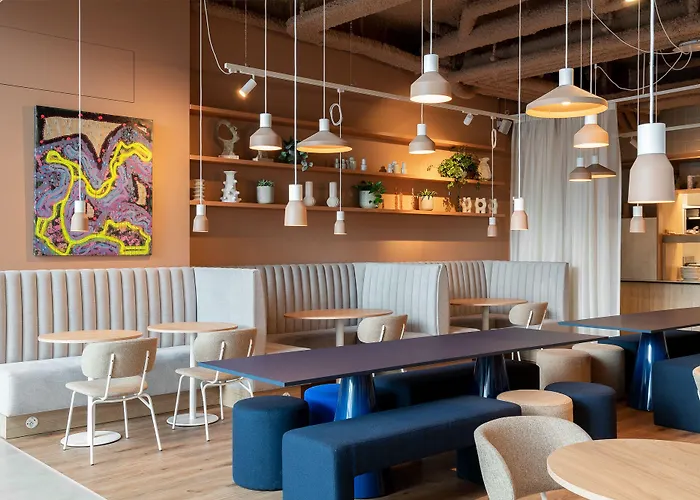 Отель Adagio Access Centrum Dampoort